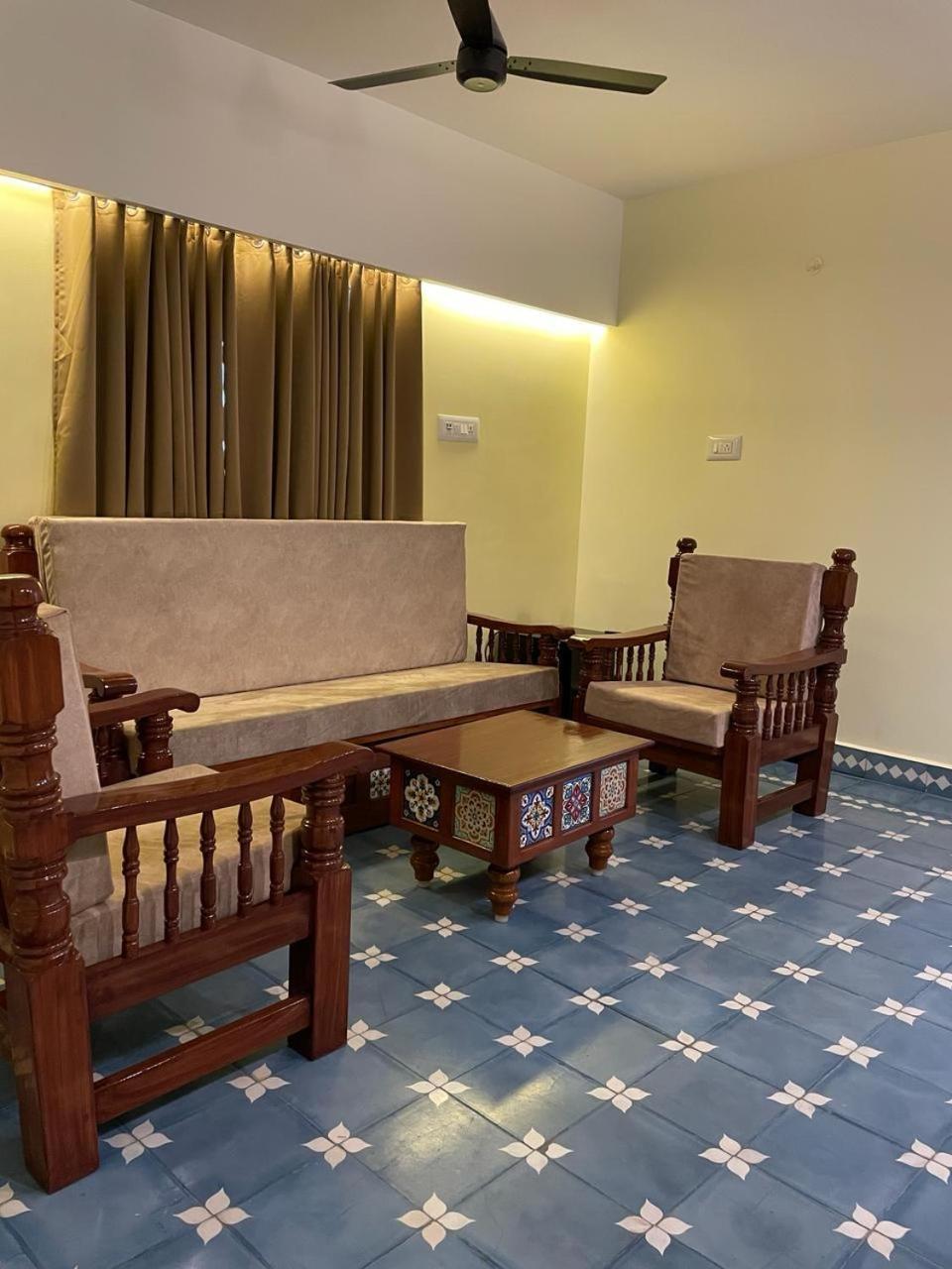 Viswa Residency Srirangam - Heritage Rooms Tiruchirappalli ภายนอก รูปภาพ